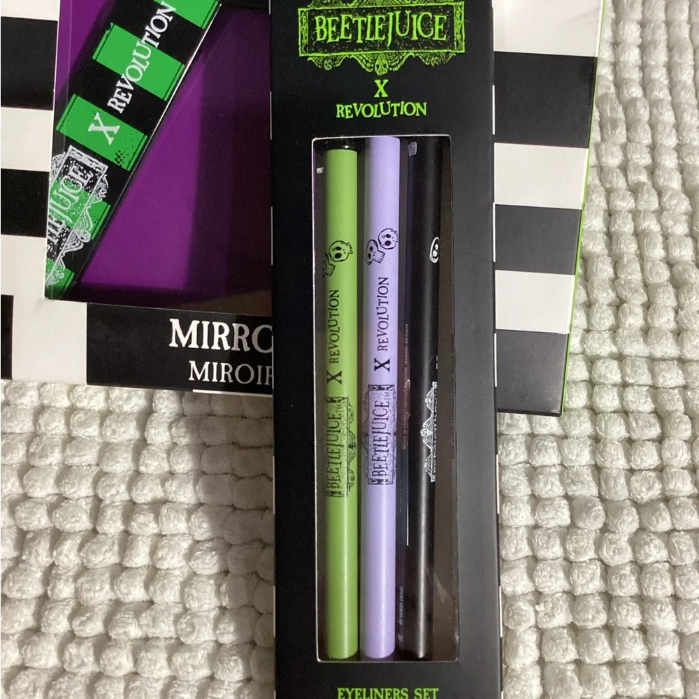 Revolution Warner Bros Beetlejuice Han Mirror + 5pc Eyeliners Kit Tim Burton NEW